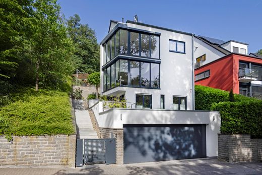 Einfamilienhaus in Wiesbaden, Regierungsbezirk Darmstadt