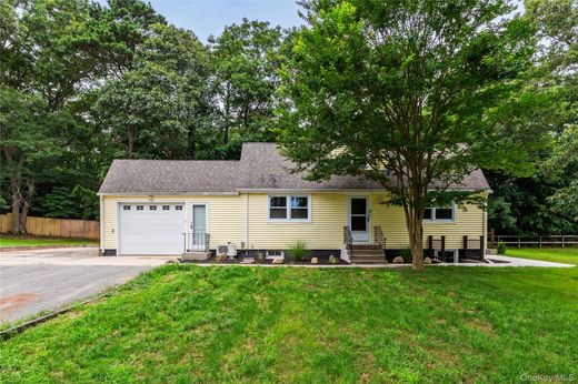 Casa Unifamiliare a Middle Island, Suffolk County