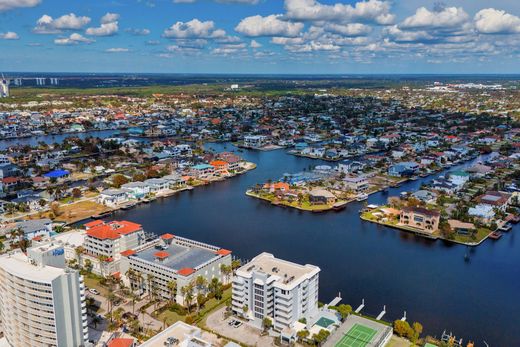 Apartment in Naples, Collier County