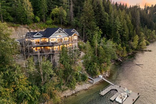 Casa en Hayden, Kootenai County