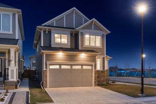 Частный Дом, Airdrie, Alberta