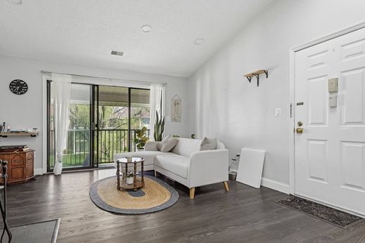 Apartment in Lawrence, Mercer County