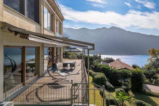 Cernobbio, Provincia di Comoのアパートメント