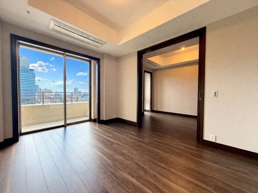 Apartment / Etagenwohnung in Ōsaka, Osaka-shi