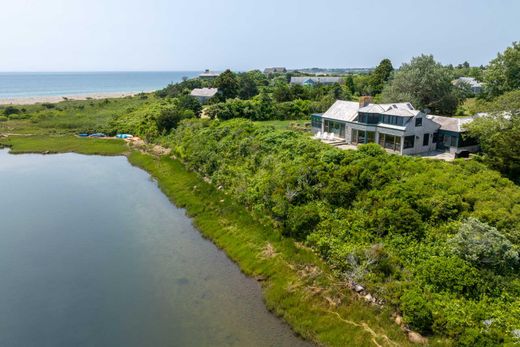 Detached House in Chilmark, Dukes County