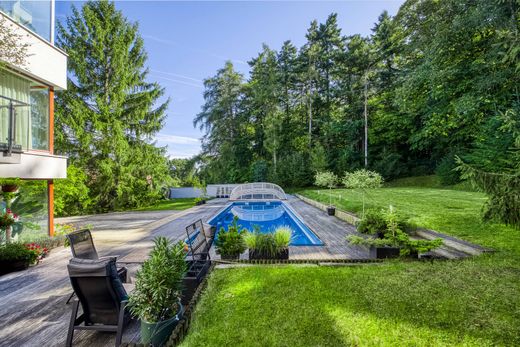 Vrijstaand huis in Tuchoměřice, Okres Praha-západ