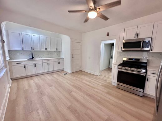 Πολυτελή κατοικία σε West Haven, New Haven County