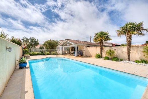 Casa en Saint-Pierre-d'Oléron, Charenta Marítima