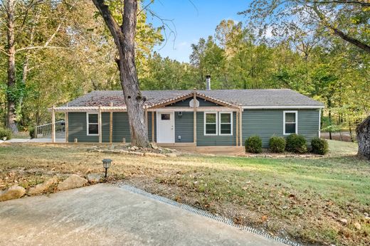 Detached House in Rogers, Benton County