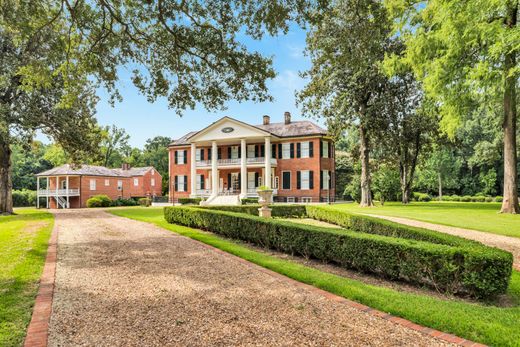 Luxury home in Natchez, Adams County