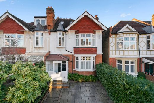 Semidetached House in London, Greater London