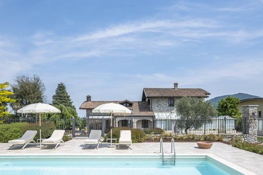 Villa a Rivanazzano, Pavia