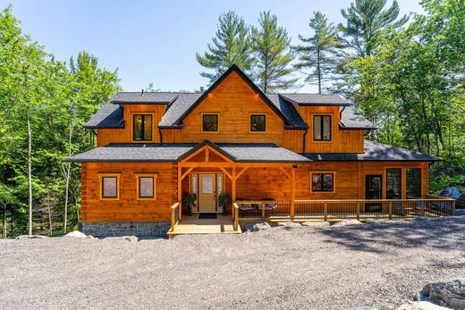 Einfamilienhaus in Muskoka Falls, Ontario