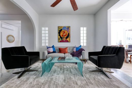 Chalet Pareado en San Juan, San Juan Antiguo Barrio