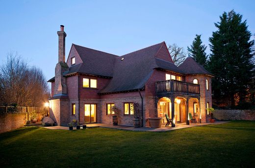 Detached House in Surrey Quays, Greater London