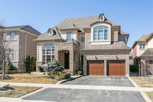 Detached House in Oakville, Ontario