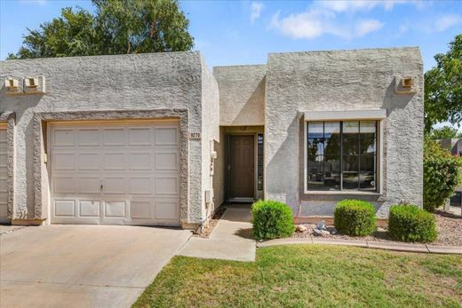 Townhouse in Peoria, Maricopa County
