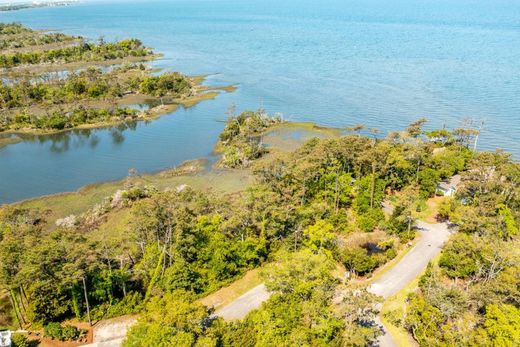 토지 / Pine Knoll Shores, Carteret County