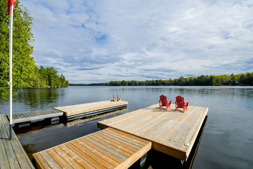 Detached House in Huntsville, Ontario