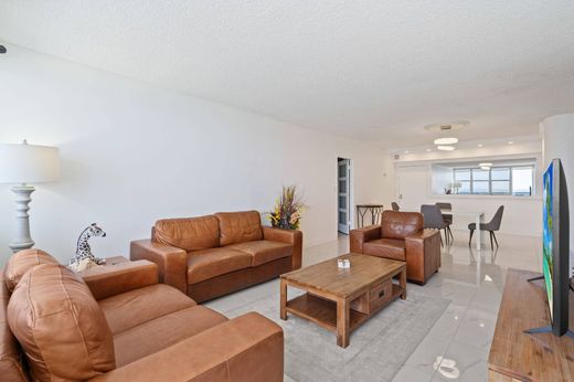 Apartment in Hollywood, Broward County
