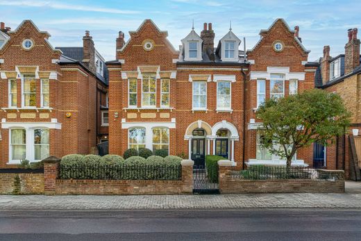 Semidetached House in London, Greater London