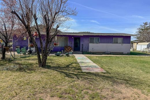 Luxury home in Prineville, Crook County