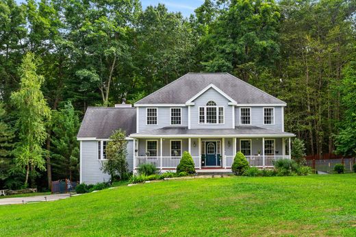 Detached House in Pelham, Hillsborough County