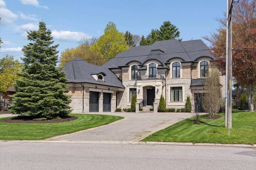 Detached House in Pickering, Ontario