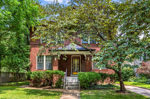 Vrijstaand huis in University City, Saint Louis County