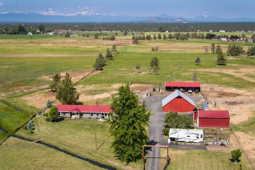 Powell Butte, Crook Countyの高級住宅