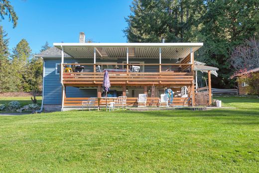 ‏בית חד-משפחתי ב  Roberts Creek, Sunshine Coast Regional District