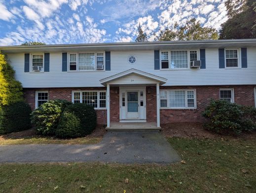 Clinton, Middlesex Countyのアパートメント