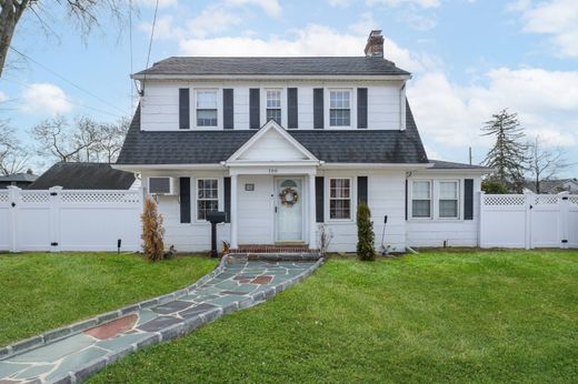 Einfamilienhaus in Westbury, Nassau County