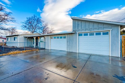 Fernley, Lyon Countyの一戸建て住宅