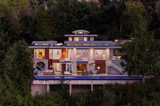 Casa Unifamiliare a North Saanich, Capital Regional District
