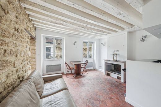 Apartment in Saint-Germain, Odéon, Monnaie, Paris