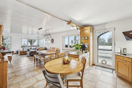 Detached House in Ollon, Aigle District