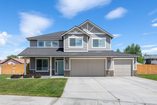Detached House in West Richland, Benton County