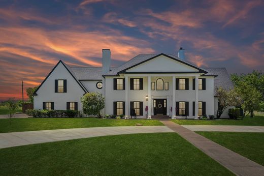 Detached House in Heath, Rockwall County