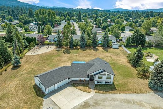 Einfamilienhaus in Hayden, Kootenai County