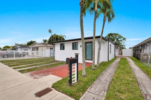 Duplex in Hialeah, Miami-Dade
