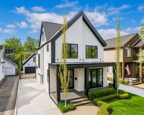 Detached House in Birmingham, Oakland County