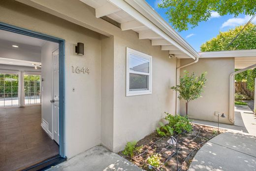 Luxury home in Costa Mesa, Orange County