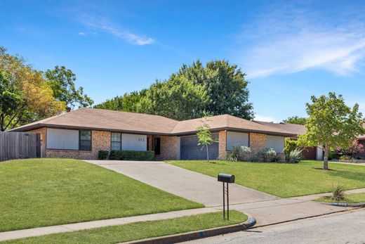 Vrijstaand huis in Benbrook, Tarrant County