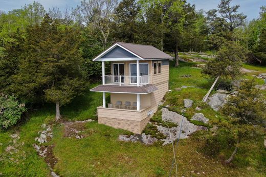 Detached House in Clayton, Jefferson County