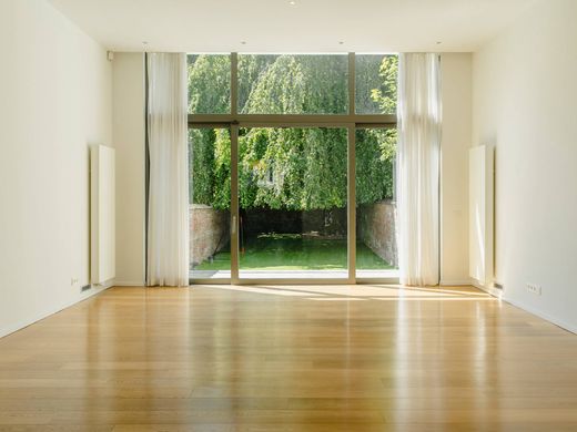 Townhouse in Ixelles-Elsene, Brussels Capital Region