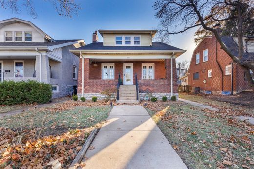 Detached House in University City, Saint Louis County