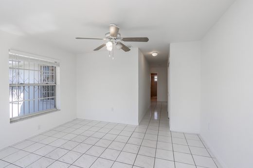 Duplex in Miami, Miami-Dade