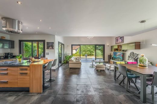 Detached House in Maxilly-sur-Léman, Haute-Savoie