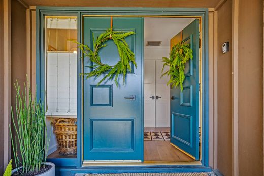 Apartment / Etagenwohnung in Carmel Valley, Monterey County